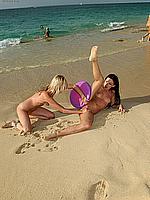 beachside-fisting-lesbos_11