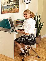 schoolgirl-bottlefucking-office_01