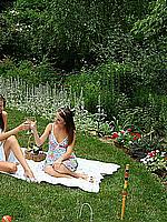 parker-sisters-picnic-51