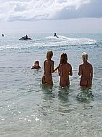 all-girls-beach-pussies_07